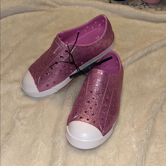 DSG Pink Kids Shoes with White Toe - Picture 3 of 5
